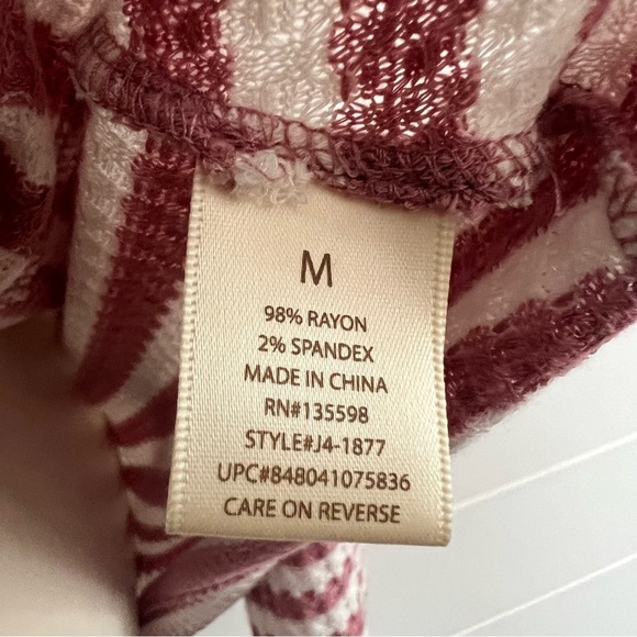 Liberty Love striped cold shoulder top - Picture 4 of 6